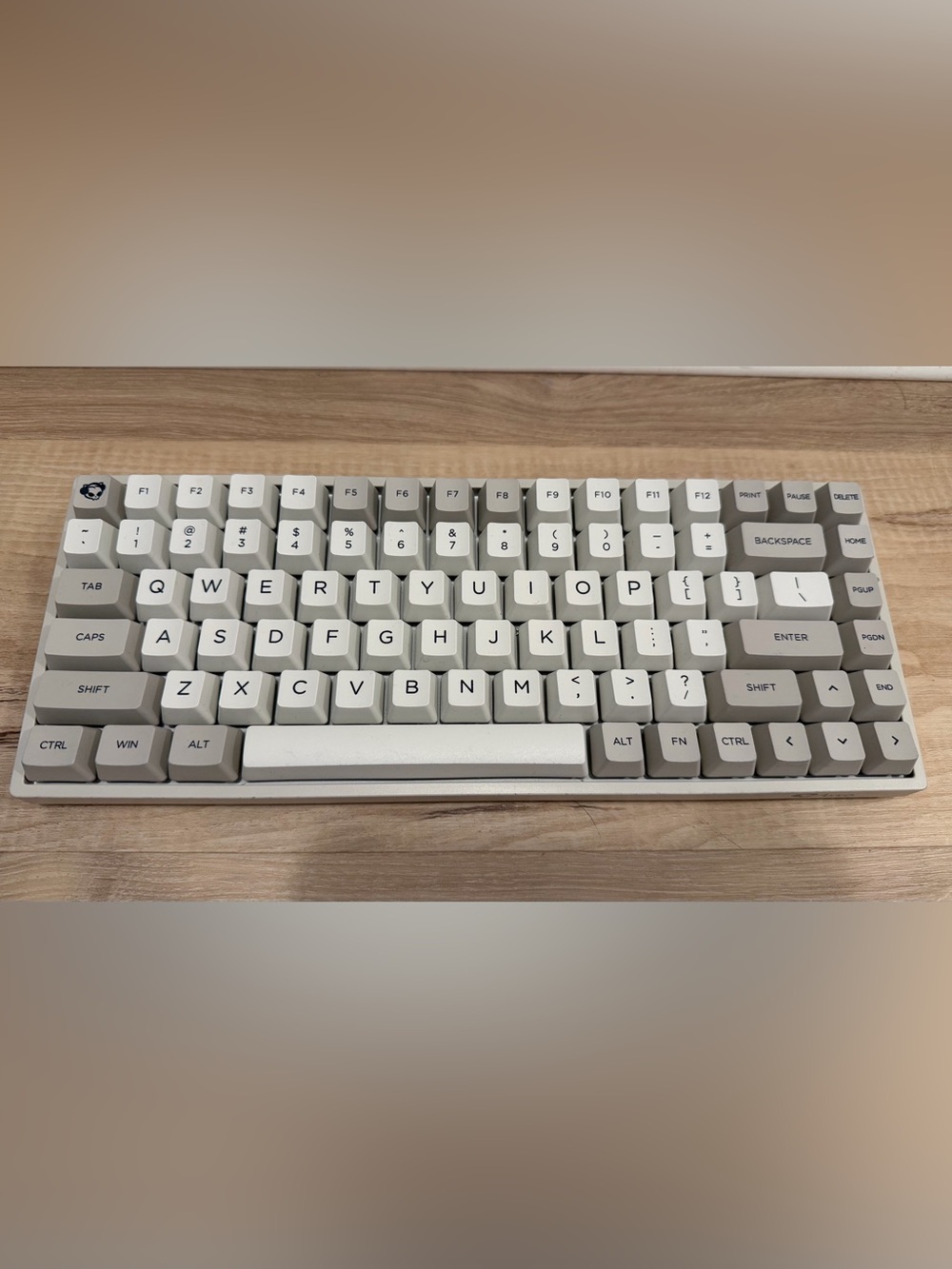 Akko 3084 v2 Compact Mechanical Keyboard - White and Light Gray Keycaps